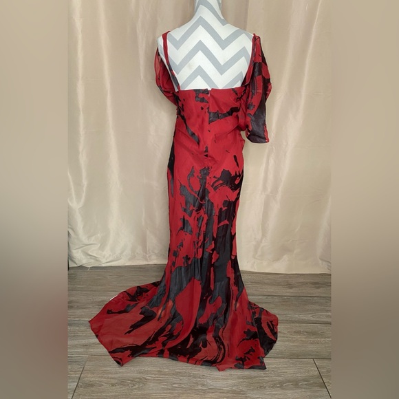 ASOS DESIGN 10 fallen shoulder draped bias maxi dress - Picture 3 of 9